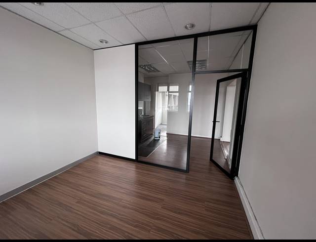 90M² OFFICE TO LET IN CENTURY CITY